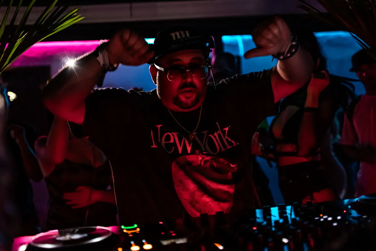 Papa Lu live performance